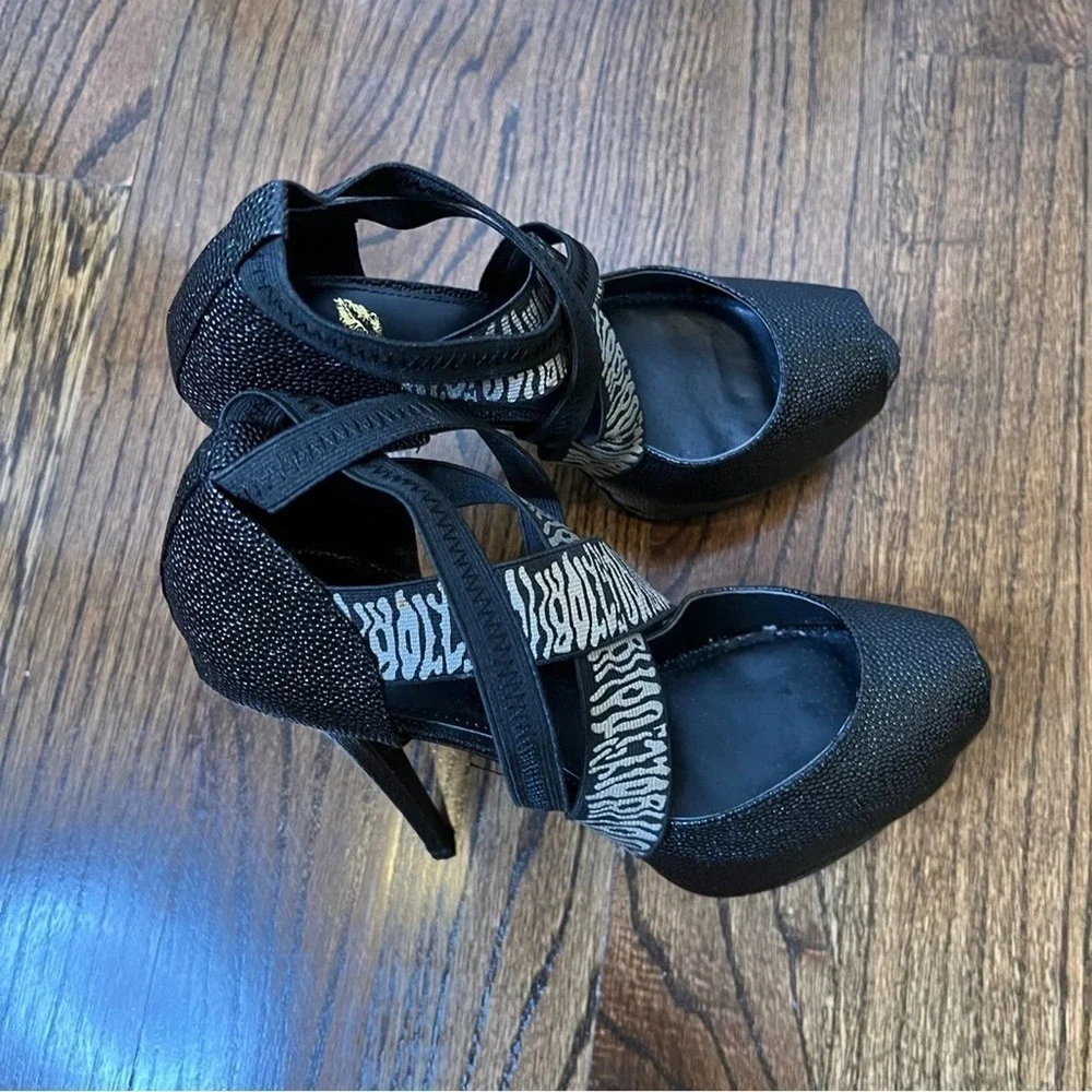 Colin Stuart black platform shoe size 10B               #42
